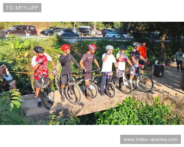 华南赛第二日进行攀爬赛、耐力越野赛和DH下坡赛等项目