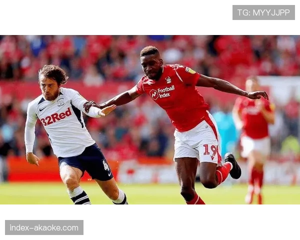 特写：绝杀被吹，布伦特福德球员围住裁判理论致比赛中断五分钟